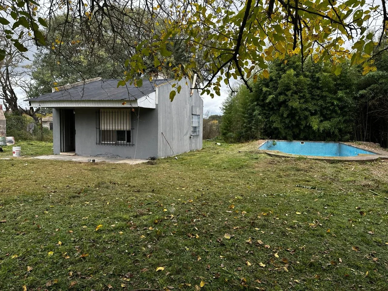 Vivienda existente y pileta
